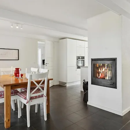 Three-bedroom In Sydals Feriehus