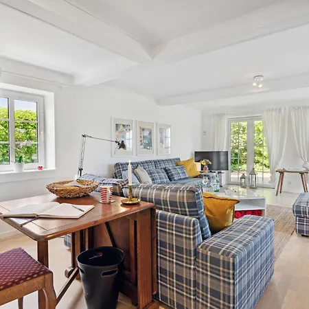 Three-bedroom In Sydals Feriehus