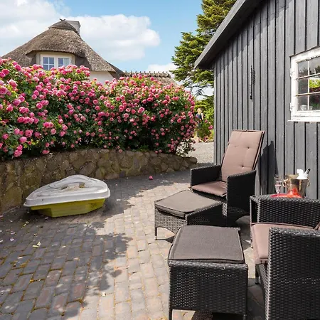Feriehus Three-bedroom In Sydals *